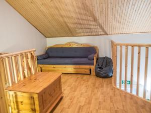 Posezení v ubytování Holiday Home Öjkatti by Interhome