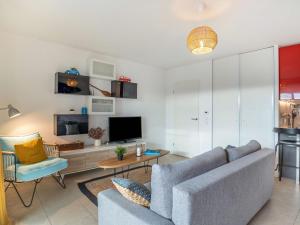 Μια τηλεόραση ή/και κέντρο ψυχαγωγίας στο Apartment Xabadenia-4 by Interhome +13 φωτογραφίες