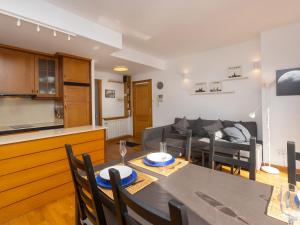 Kuchyňa alebo kuchynka v ubytovaní Apartment Port Vilanova by Interhome