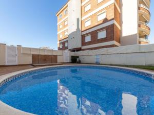 Bazén v ubytovaní Apartment Carner by Interhome alebo v jeho blízkosti