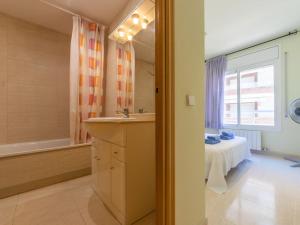 Kúpeľňa v ubytovaní Apartment Carner by Interhome