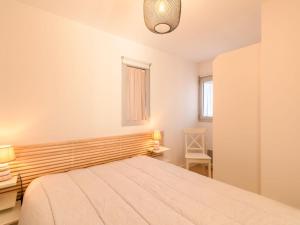 Łóżko lub łóżka w pokoju w obiekcie Apartment Feodorowka-2 by Interhome