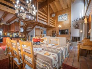 Zona de estar de Chalet Le Sorbier by Interhome