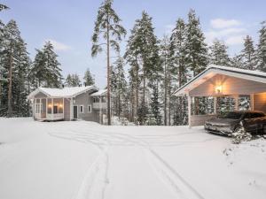 Το Holiday Home Kuuttivilla by Interhome τον χειμώνα