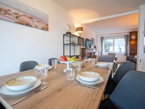 Część wypoczynkowa w obiekcie Holiday Home La longue vue by Interhome