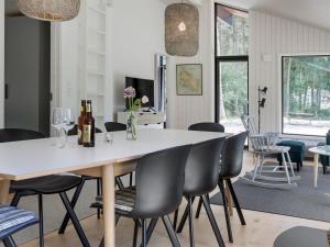 Posezení v ubytování Holiday Home Anarosa - 200m from the sea by Interhome