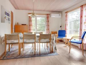 Istumisnurk majutusasutuses Holiday Home Majken - 300m from the sea in Bornholm by Interhome