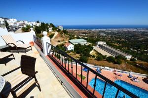 Bazén v ubytování Mirador De Mijas Penthouse Apt Blq 2 nebo v jeho okolí