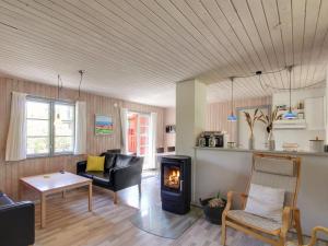 Kuchyň nebo kuchyňský kout v ubytování Holiday Home Jose - 300m from the sea by Interhome + 14 fotografií