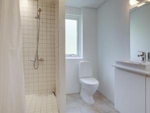 Koupelna v ubytování Holiday Home Friis - 200m from the sea by Interhome