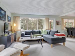 Posezení v ubytování Holiday Home Jaarne - 800m from the sea by Interhome