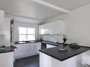 Kuchyň nebo kuchyňský kout v ubytování Holiday Home Borica - 100m from the sea in Lolland- Falster and Mon by Interhome