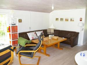 Зона вітальні в Holiday Home Gyri - 800m from the sea in Lolland- Falster and Mon by Interhome