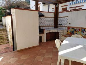 A kitchen or kitchenette at SanvitoTour - Le Terrazze