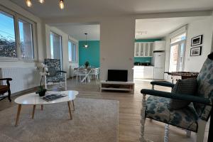 TV a/nebo společenská místnost v ubytování Gite Clos Allegria Amboise, Châteaux de la Loire