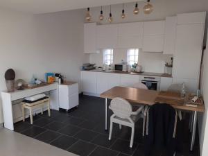 Fotografia z galérie ubytovania Loue Palavas Maison 160m2 avec piscine chauffée et jacuzzi à 2 pas de la plage et du centre ville v destinácii Palavas-les-Flots