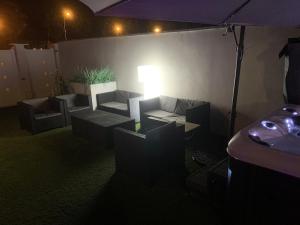 Fotografia z galérie ubytovania Loue Palavas Maison 160m2 avec piscine chauffée et jacuzzi à 2 pas de la plage et du centre ville v destinácii Palavas-les-Flots