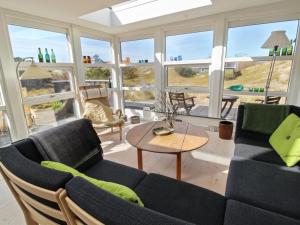 Posezení v ubytování Holiday Home Gönke - 950m from the sea in Western Jutland by Interhome