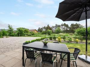 Zahrada ubytování Holiday Home Vicky - 4km from the sea by Interhome + 26 fotografií