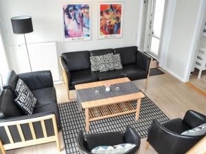 Posezení v ubytování Apartment Byriel - 2-3km from the sea by Interhome