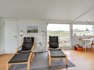 Posezení v ubytování Holiday Home Hristina - 200m from the sea in Western Jutland by Interhome