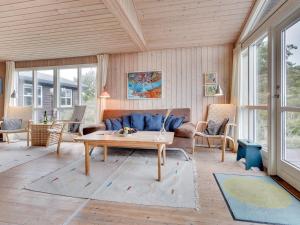 Posezení v ubytování Holiday Home Asina - 400m from the sea by Interhome