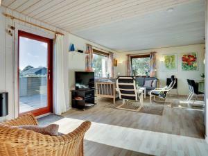 Posezení v ubytování Holiday Home Laiurenty - 1km from the sea by Interhome