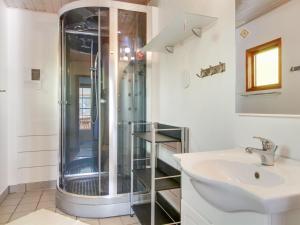 Koupelna v ubytování Holiday Home Botilde - 1km from the sea by Interhome
