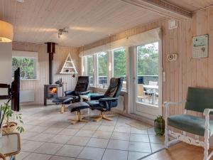 Posezení v ubytování Holiday Home Annakarin - 500m from the sea by Interhome