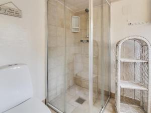 Koupelna v ubytování Holiday Home Annakarin - 500m from the sea by Interhome