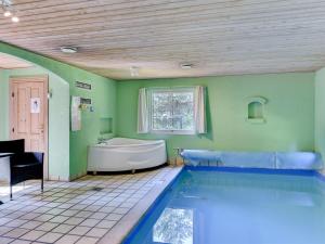 Bazén v ubytování Holiday Home Billing - 11km from the sea by Interhome nebo v jeho okolí
