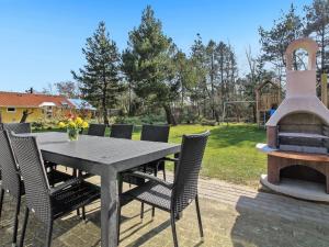 Zahrada ubytování Holiday Home Gunvald - 2km to the inlet by Interhome