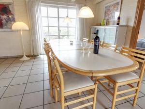 Nápoje v ubytování Holiday Home Skuli - 200m from the sea by Interhome