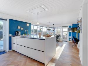 Kuchyň nebo kuchyňský kout v ubytování Holiday Home Hillevi - 200m from the sea by Interhome + 29 fotografií