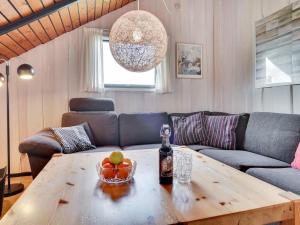 Posezení v ubytování Holiday Home Ardan - from the sea by Interhome