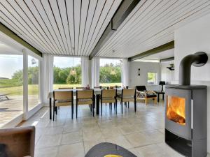 Posezení v ubytování Holiday Home Anund - 1-4km from the sea by Interhome