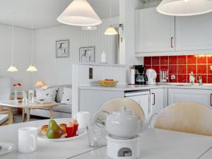 Kuchyň nebo kuchyňský kout v ubytování Holiday Home Siv - from the sea by Interhome + 17 fotografií