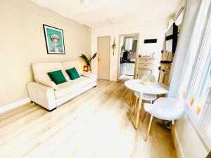 Posedenie v ubytovaní Maisonnette studio bas Suquet, 200m plages, 700m palais, au calme