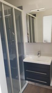 Kúpeľňa v ubytovaní Suite Deluxe, voyages d'affaires. + 14 fotografií
