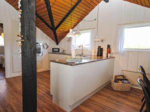 Kuchyň nebo kuchyňský kout v ubytování Holiday Home Sakulf - 600m from the sea by Interhome + 20 fotografií