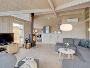 Posezení v ubytování Holiday Home Floriana - 650m from the sea in Western Jutland by Interhome