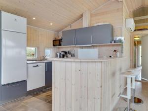 Kuchyň nebo kuchyňský kout v ubytování Holiday Home Floriana - 650m from the sea by Interhome