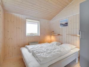 Postel nebo postele na pokoji v ubytování Holiday Home Floriana - 650m from the sea by Interhome