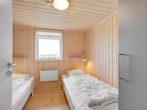 Postel nebo postele na pokoji v ubytování Holiday Home Floriana - 650m from the sea by Interhome
