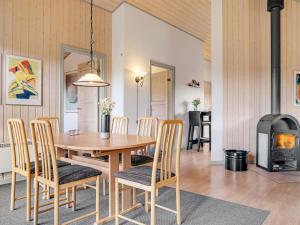 Posezení v ubytování Holiday Home Ivar - 900m from the sea by Interhome