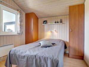 Postel nebo postele na pokoji v ubytování Holiday Home Ivar - 900m from the sea by Interhome