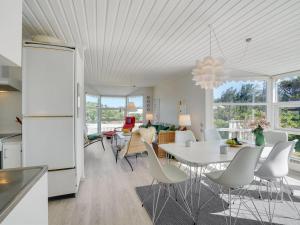 Posezení v ubytování Holiday Home Majgull - 150m from the sea by Interhome