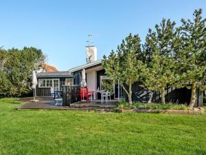 Zahrada ubytování Holiday Home Vivina - 250m from the sea by Interhome