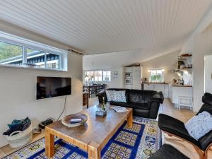 Posezení v ubytování Holiday Home Vivina - 250m from the sea by Interhome