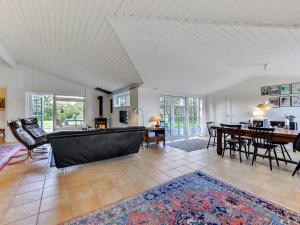 Posezení v ubytování Holiday Home Vivina - 250m from the sea by Interhome